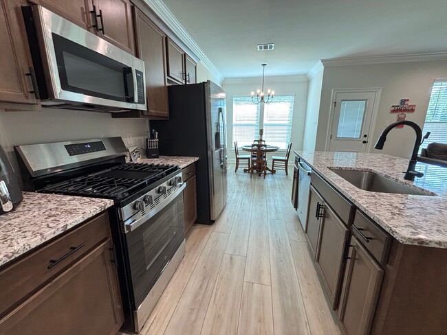 Building Photo - THE COVE AT VILLAGGIO NEAR BAFB