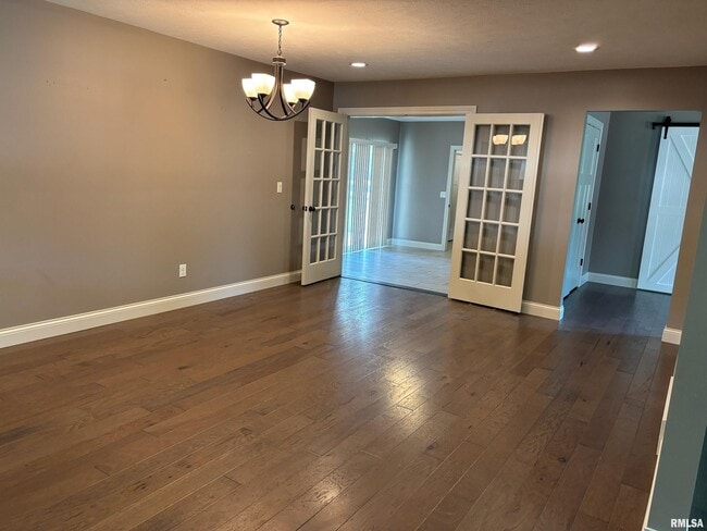 Building Photo - 90 Pinehurst Dr