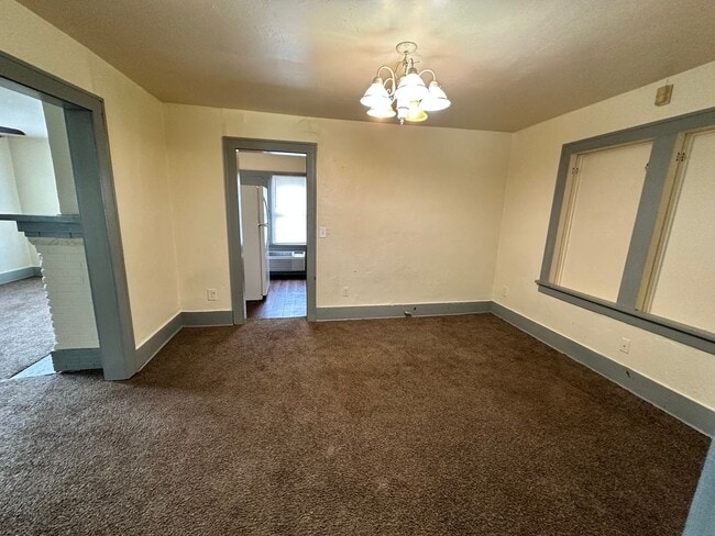 Building Photo - For Rent: Charming 2 Bed, 1 Bath Home in C...