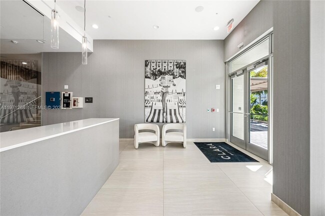 Building Photo - 10281 W Bay Harbor Dr