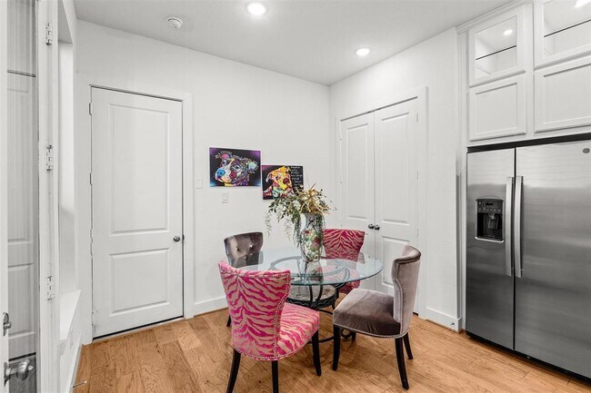 Building Photo - 18247 Lakepoint Rdg Ln