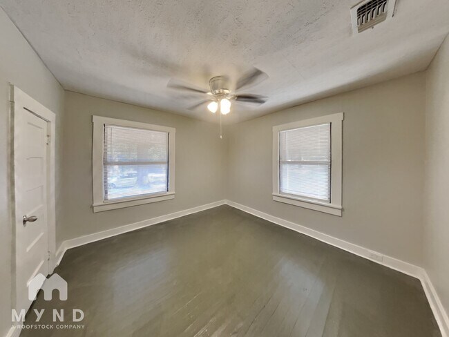 Building Photo - 4105 Elizabeth St