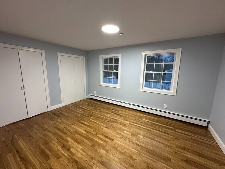 Building Photo - 202 Crystal Brook Hollow Rd