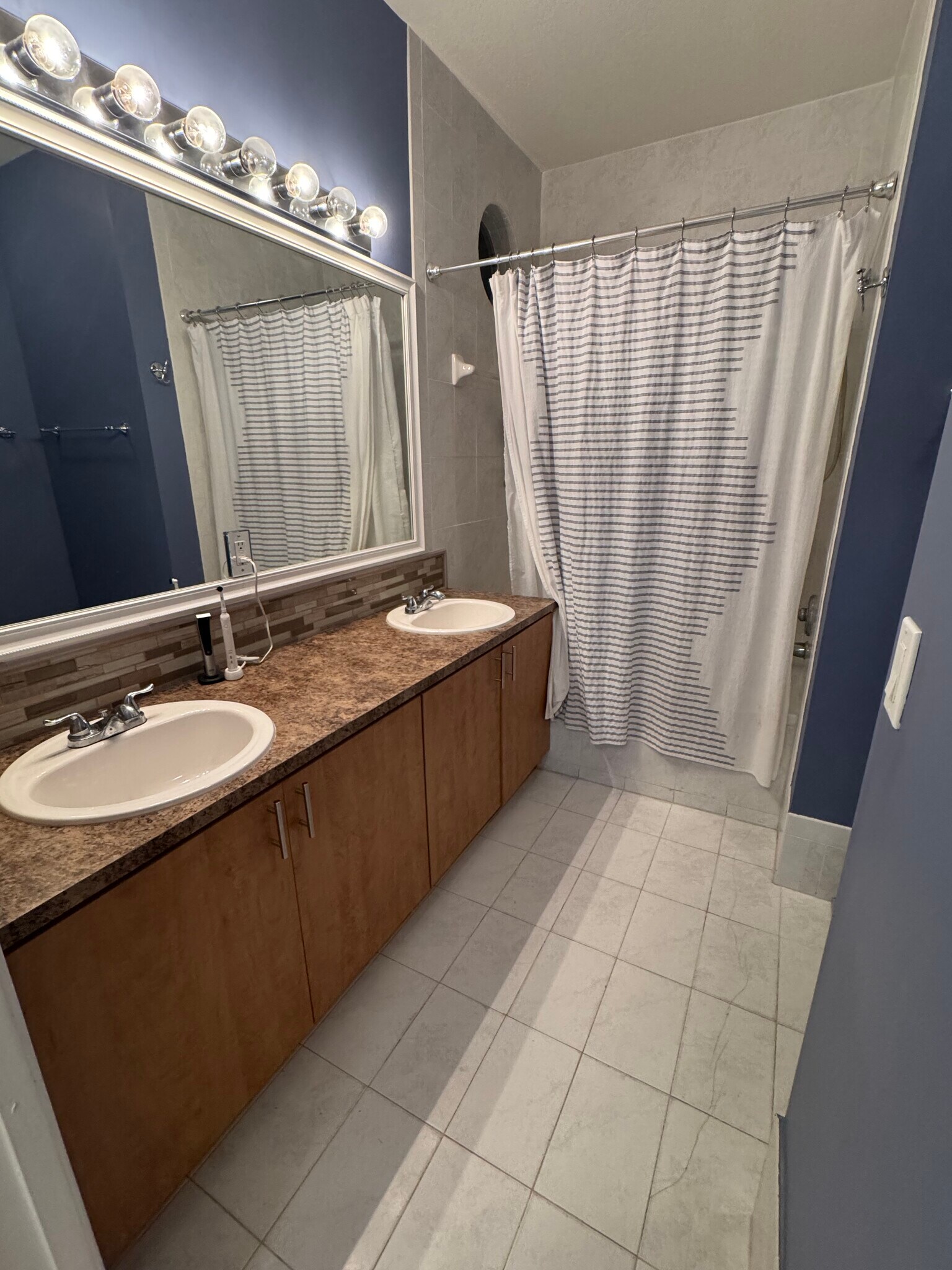 Building Photo - 4415 SW 160th Ave
