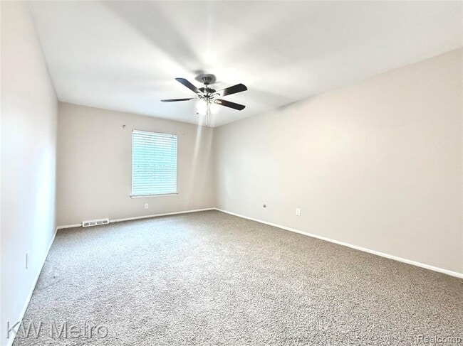 Building Photo - 27654 Echo Valley W