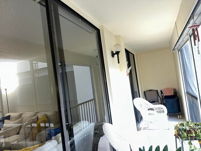 Building Photo - 5220 Las Verdes Cir