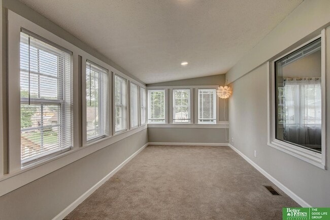 Building Photo - 6519 Parker St