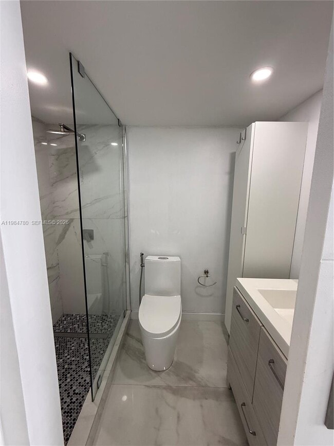 Building Photo - 1825 S Ocean Dr