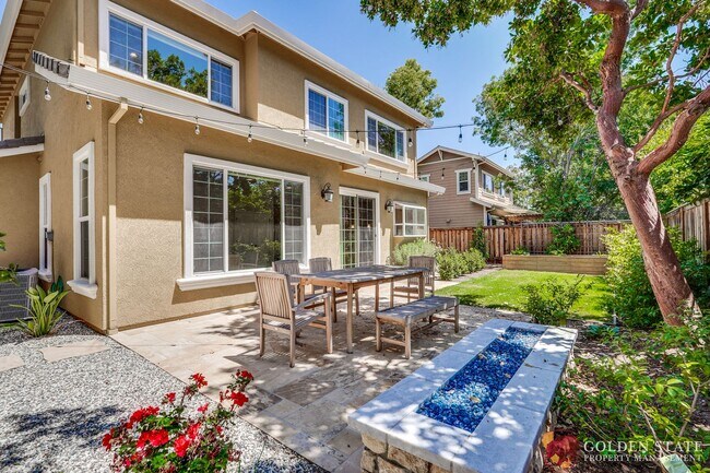 Building Photo - Mediterranean Elegance in the Heart of Cam...