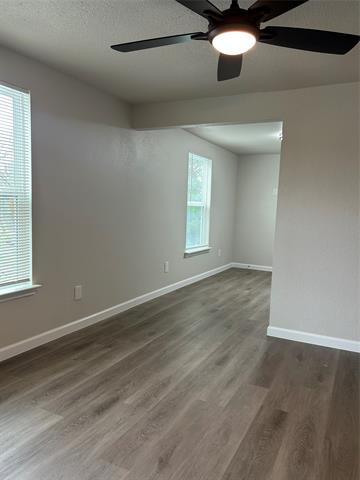 Building Photo - 407 N Justin Ave