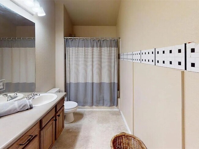 Building Photo - 8021 Lodi Ln