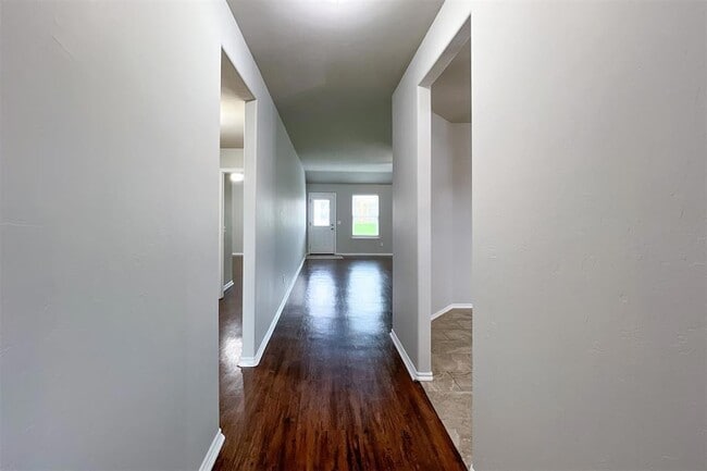 Building Photo - 2901 Cider Mill Ln