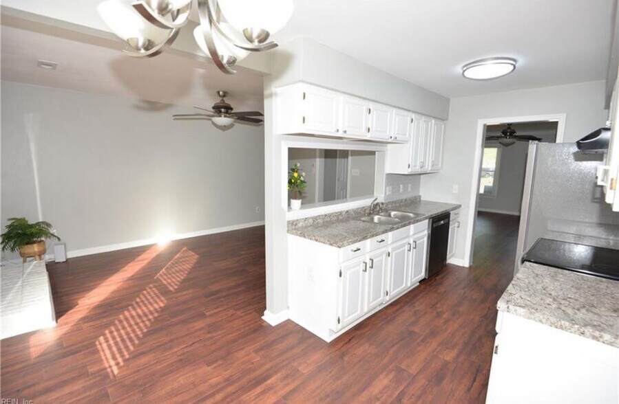 Building Photo - 4502 Marlwood Way