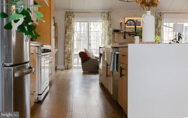 Building Photo - 13230 Falls Rd