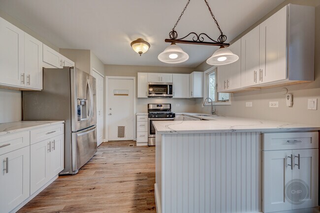 Building Photo - 4 N Birchwood Dr