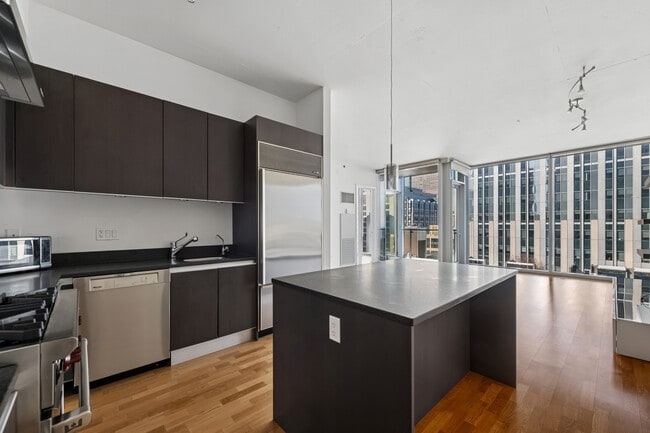 Building Photo - 600 N Fairbanks Ct