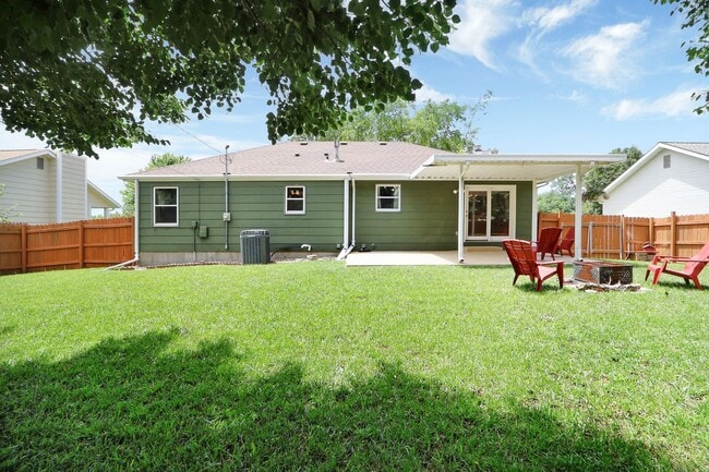 Building Photo - Spacious Home for Rent!