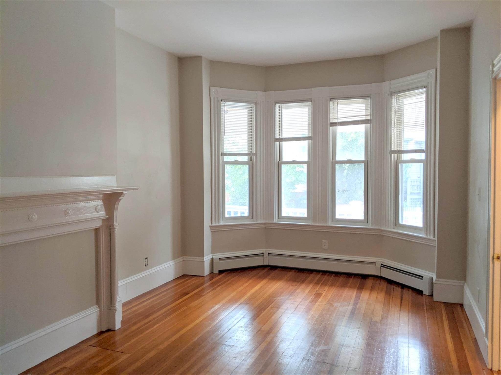 Building Photo - 18 Park Ave