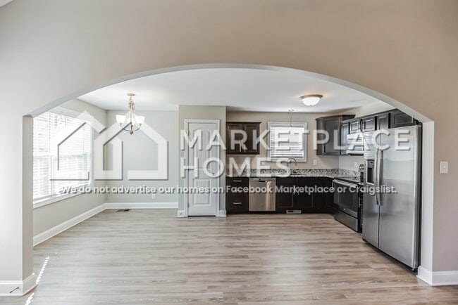 Building Photo - 534 Somerset Ln