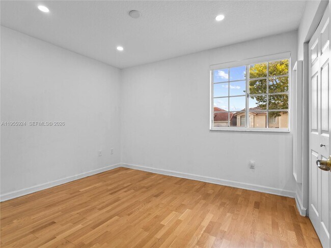 Building Photo - 11186 NW 73rd Terrace