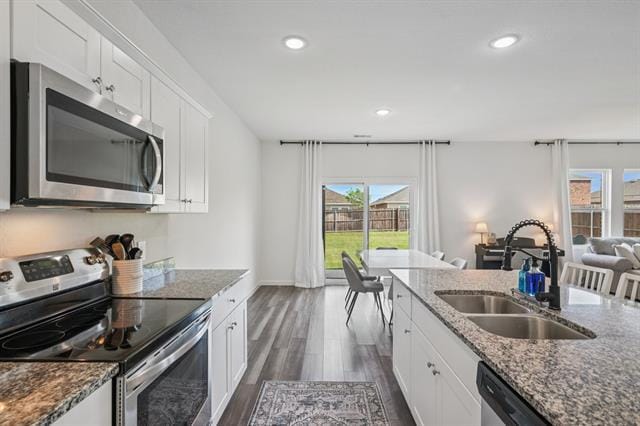 Building Photo - 770 Yorkshire Dr