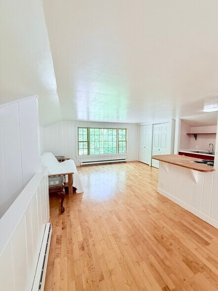 Primary Photo - 10 Kent Way