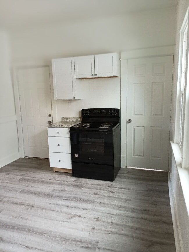 Building Photo - BUY ON CONTRACT MOVE IN READY! RENT TO OWN...