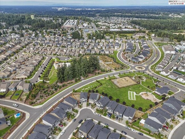 Building Photo - Your Ideal Home in Puyallup Awaits – Peace...