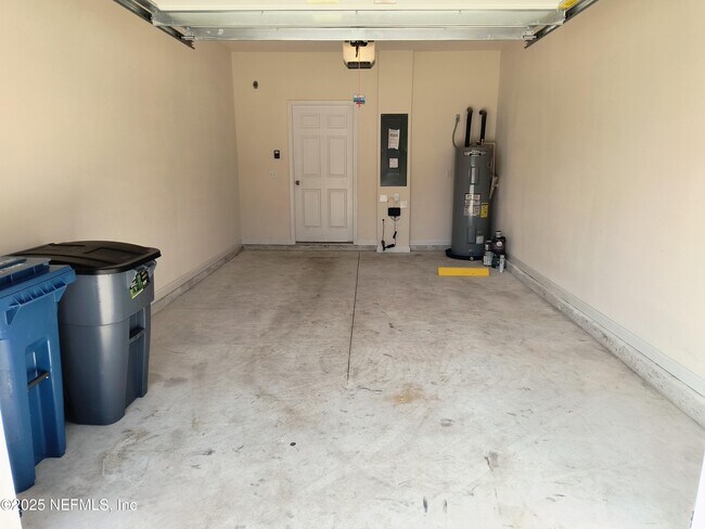 Building Photo - 201 Scotch Pebble Dr
