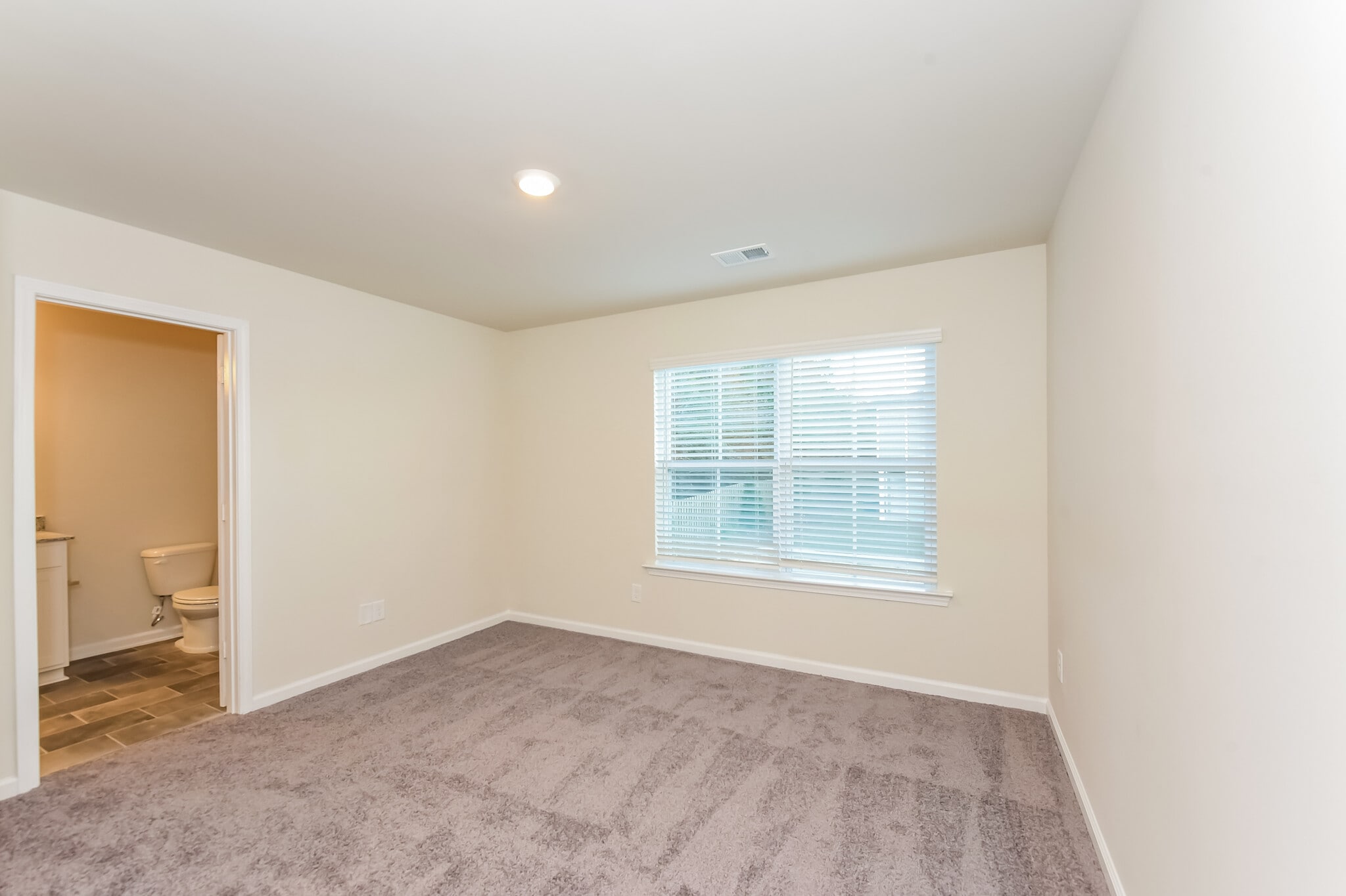 Building Photo - 306 High Grv Wy