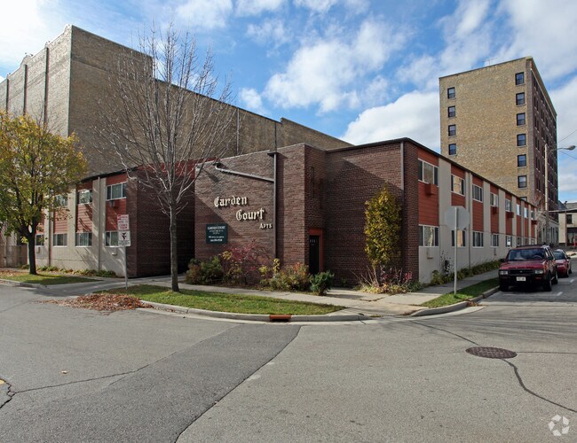 Primary Photo - Garden Court Apartments