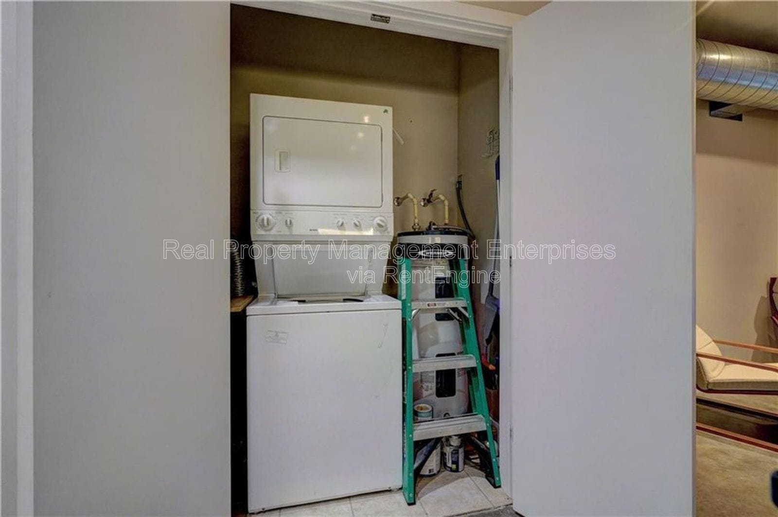 Building Photo - 1 NE 2nd St