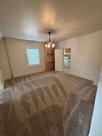 Building Photo - 2 Bedroom 1 Bath Apt in Newberg