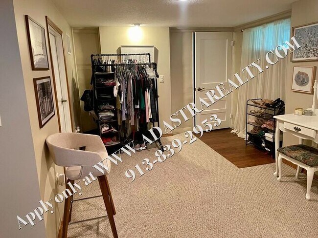 Building Photo - Beautiful Ranch Home in Shawnee-Available ...