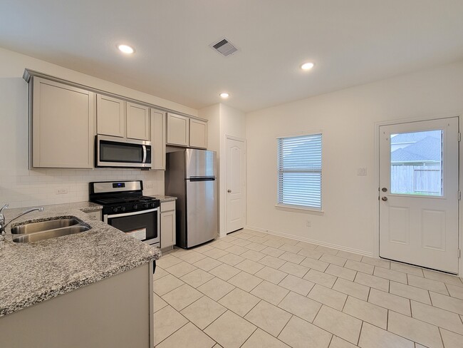 Building Photo - 31351 Horseshoe Meadow Bend Ln