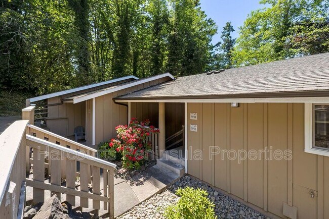 Building Photo - 45 NE Torval Canyon Rd