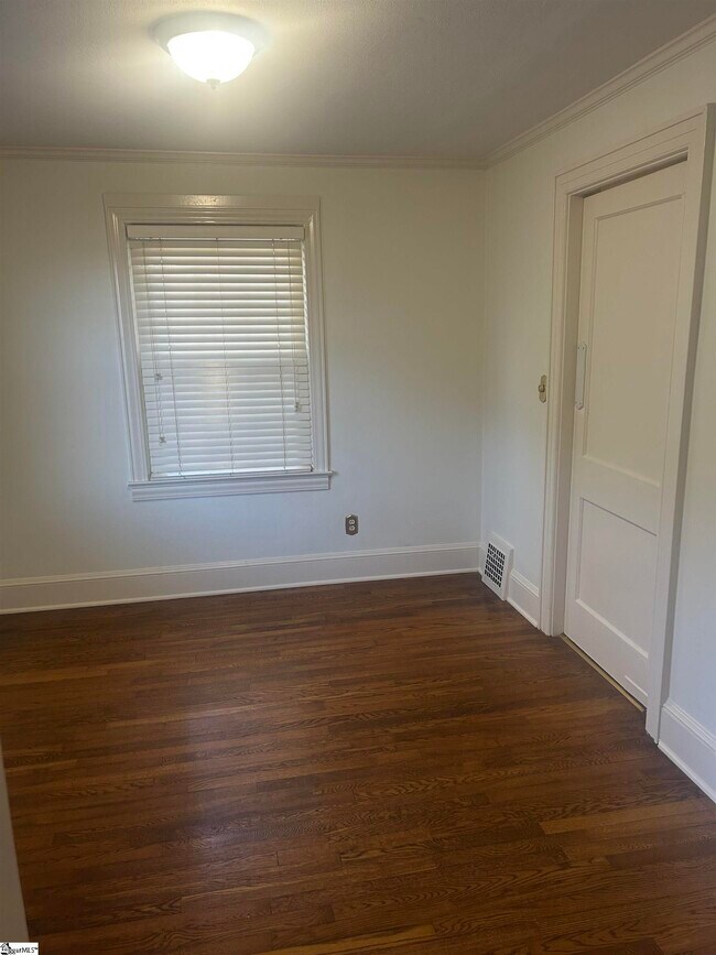 Building Photo - 9 W Mountainview Ave