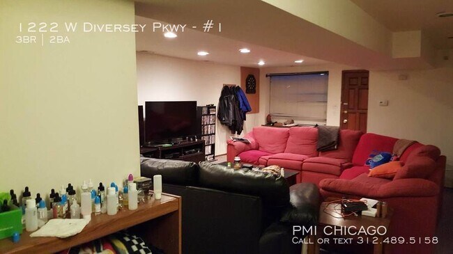 Building Photo - 1222 W Diversey Pkwy