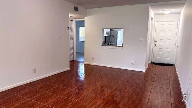 Building Photo - 114 NW 60th Ave