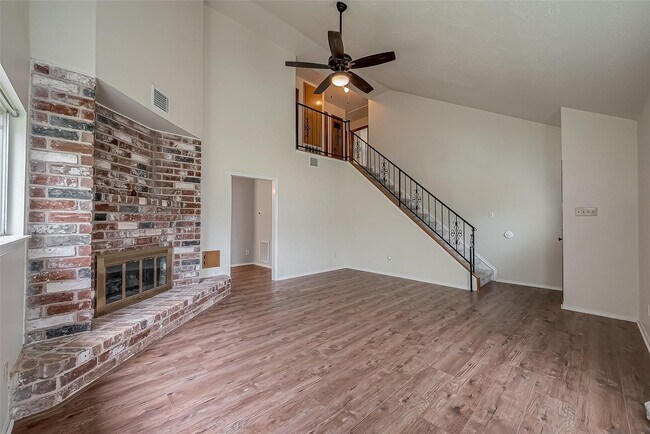 Building Photo - 227 Glencairn Ct