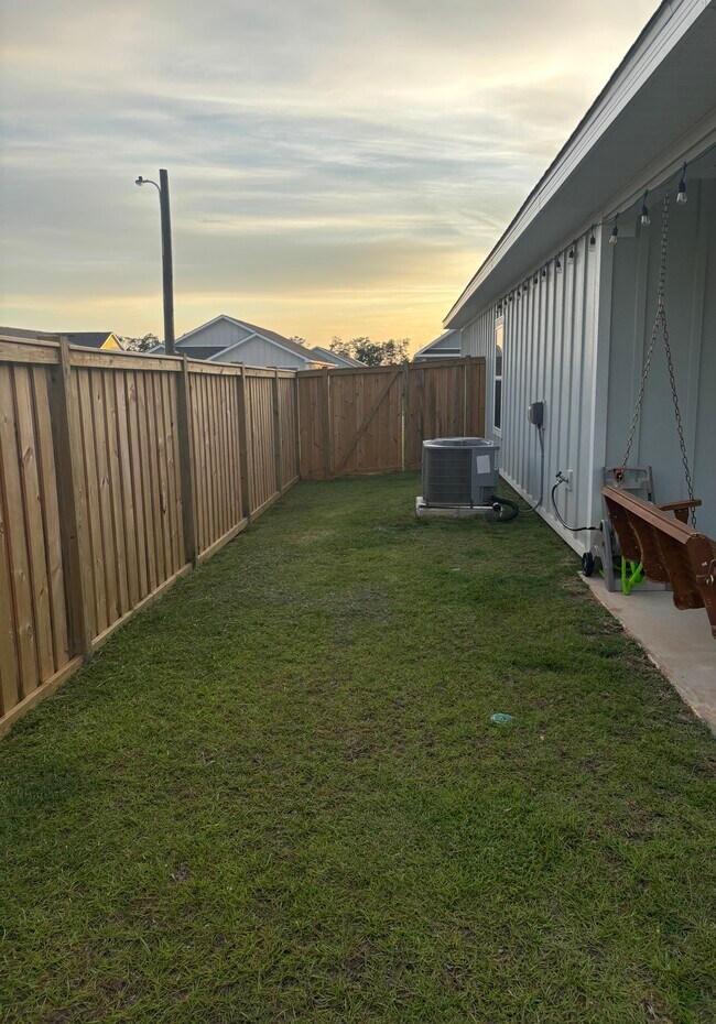 Building Photo - 9630 Willet Wy
