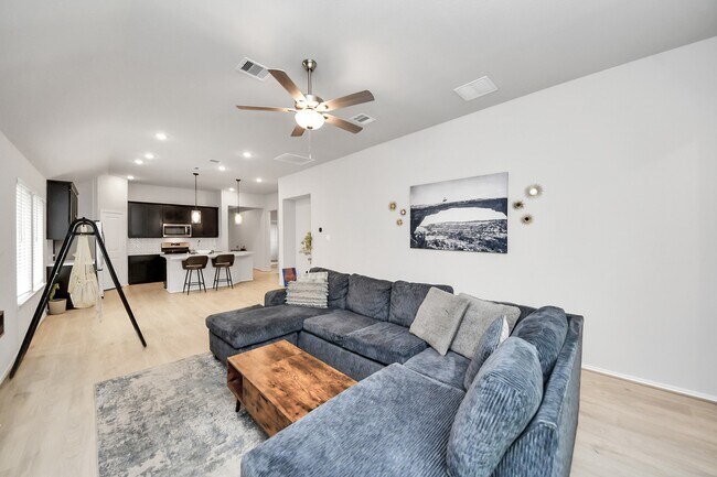 Building Photo - 20755 Sunseed Dr