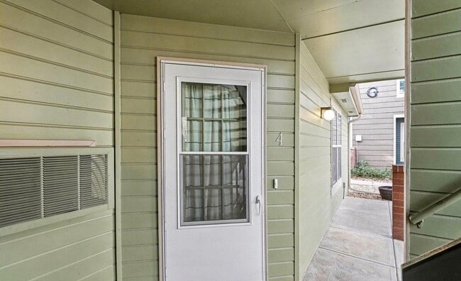 Building Photo - 3565 Windmill Dr