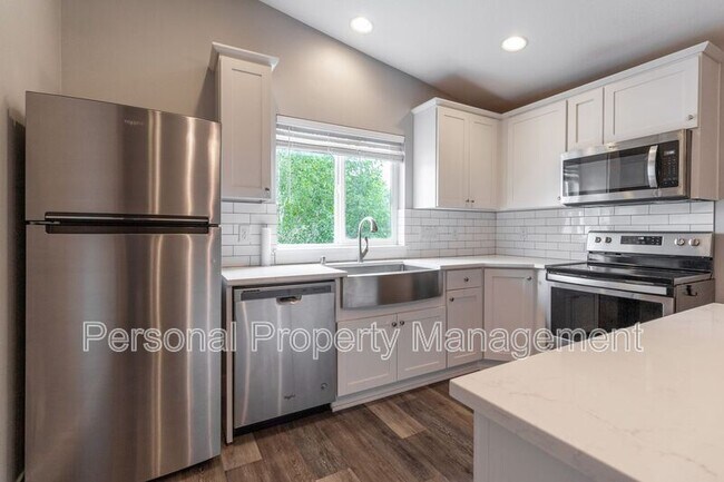 Building Photo - 209 W 30th St