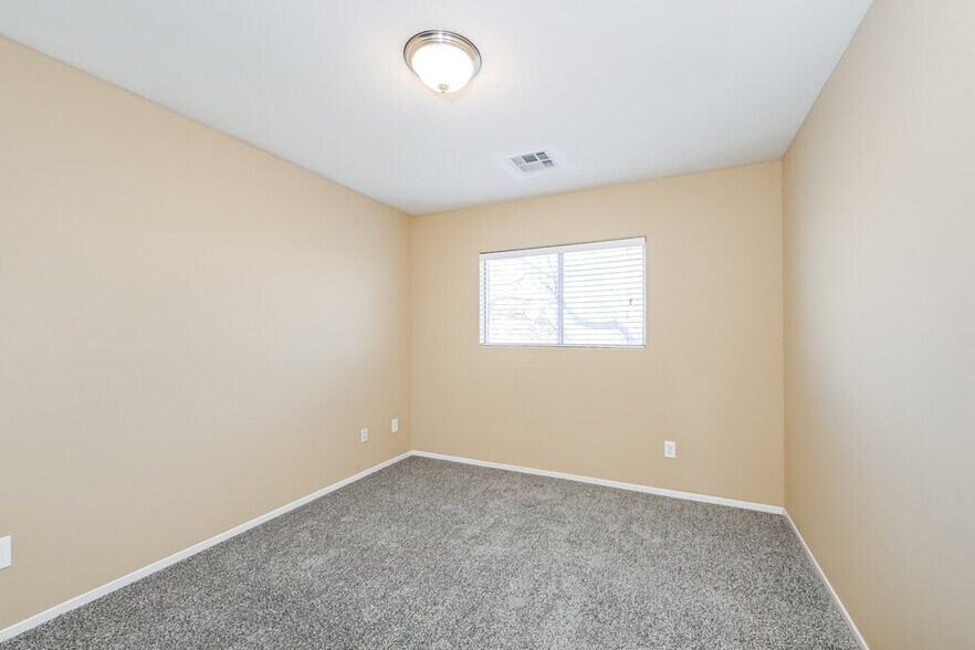 Building Photo - 8264 Wuthering Heights Ave