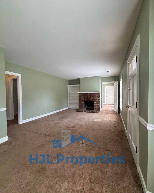 Building Photo - 131 McGavock Pk