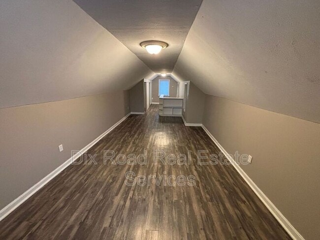 Building Photo - 1670 Darst Ave