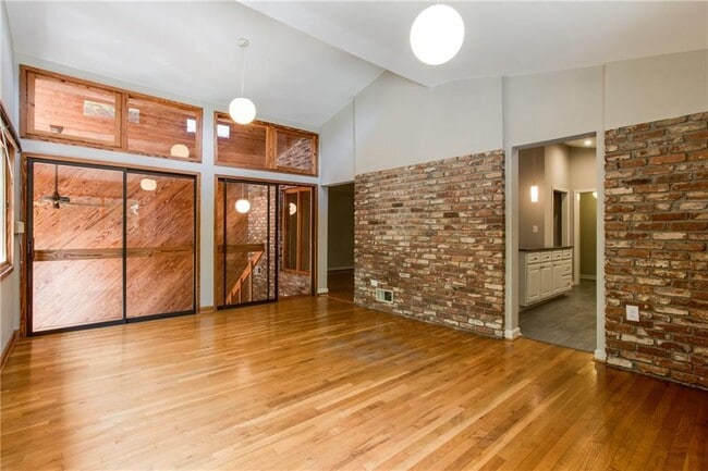 Building Photo - 1863 Merrimac Ct NE