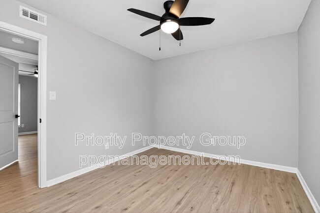 Building Photo - 4601 Coronado Dr