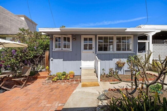 Building Photo - Woods Cove Furnished Cottage